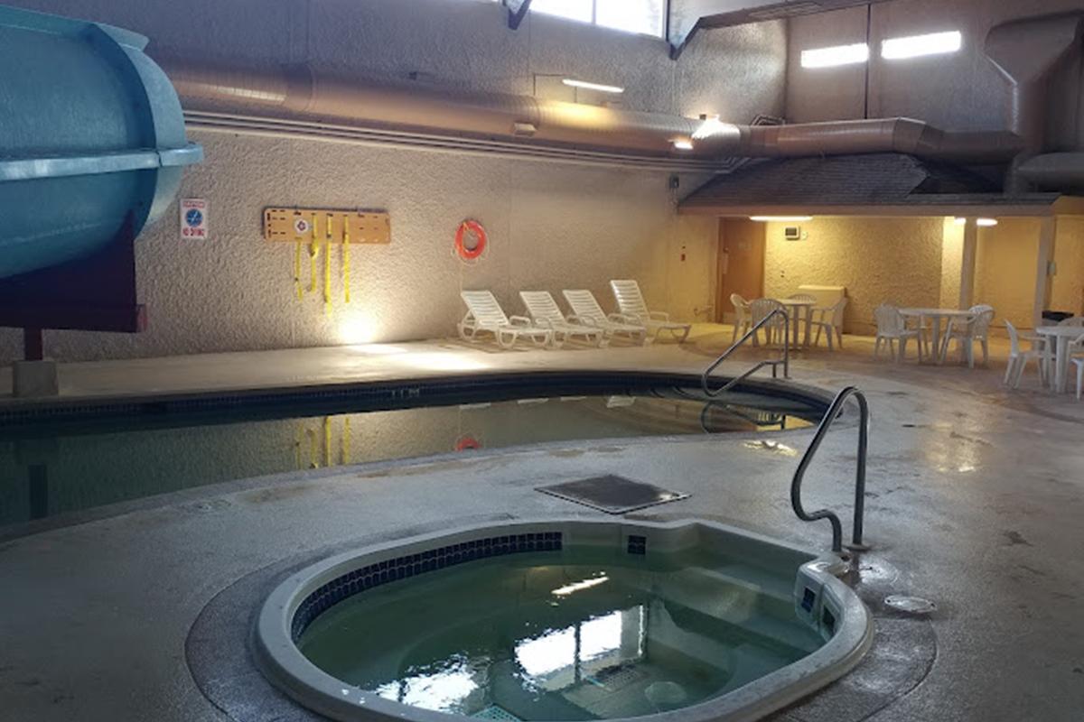 Ramada By Wyndham Yorkton Hotel Exterior foto